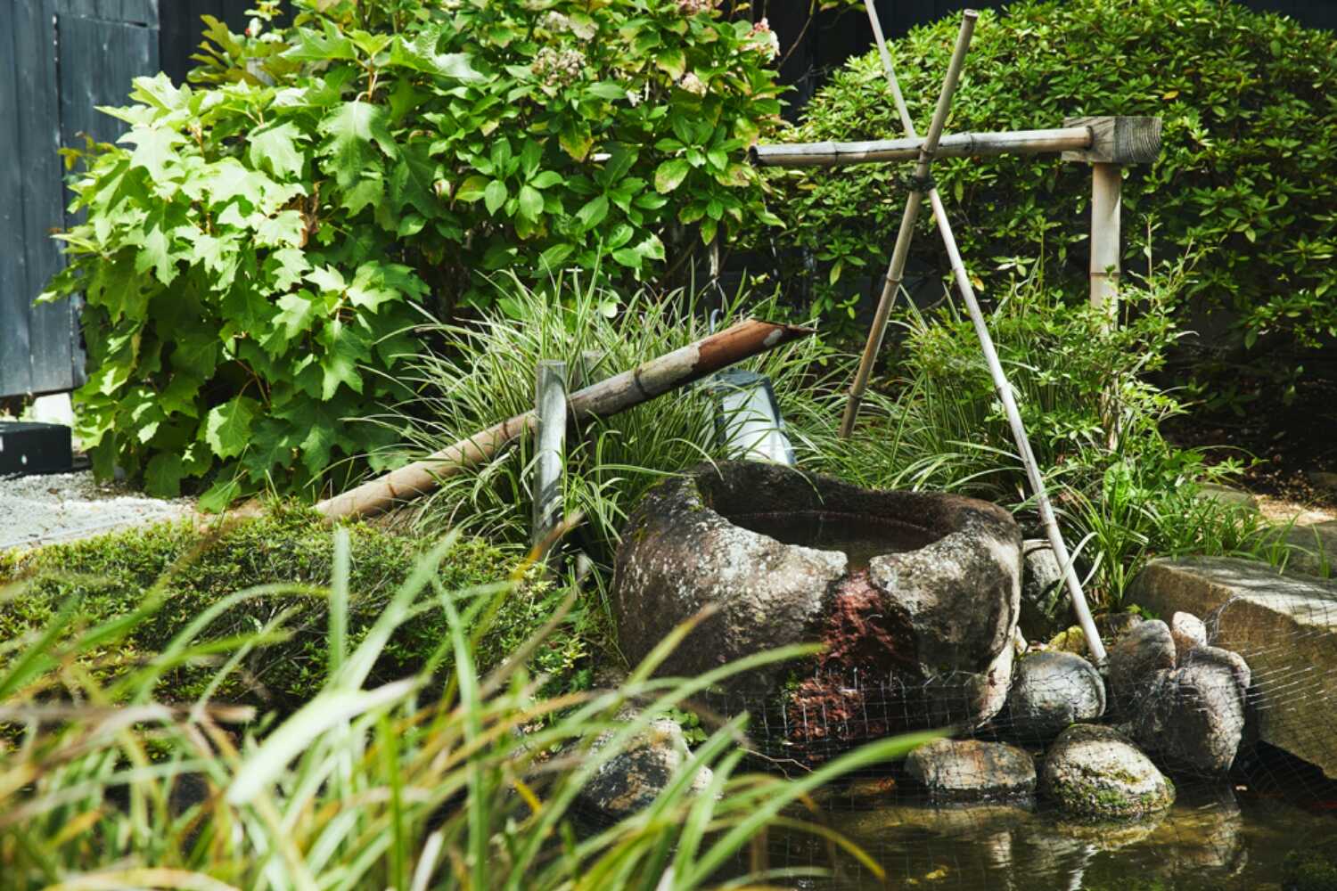 囲炉裏茶の間・庭園