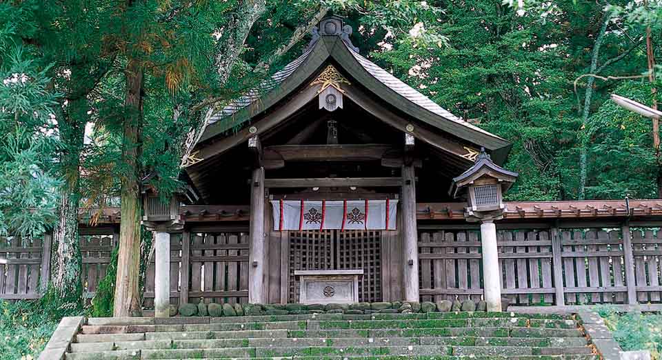 Img Suwa Taisha Maemiya (front shrine)